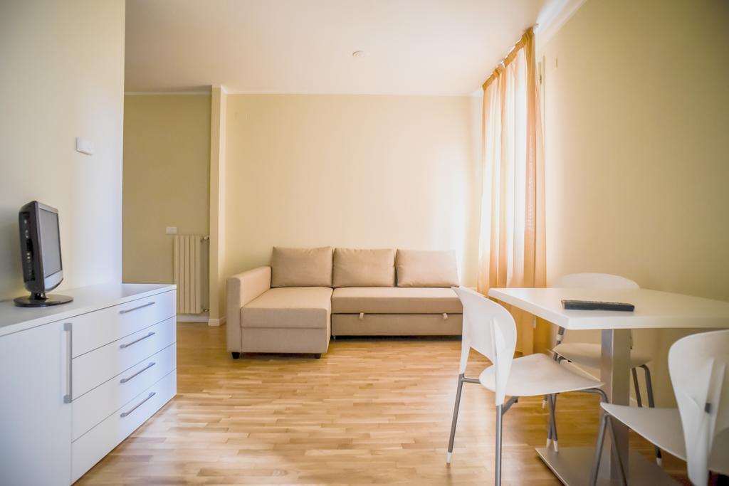Dante Ravenna Apartments Bagian luar foto