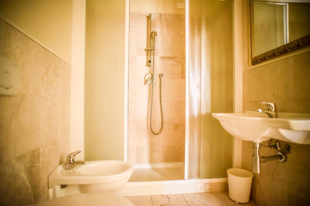 Dante Ravenna Apartments Bagian luar foto